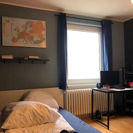 Privates, Moebliertes Zimmer Mit Kueche Und Bad In Gemeinsamer Nutzung - Wg ホームステイ *